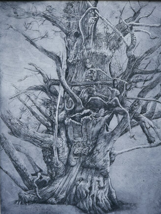 Revenant, or the tree that swallowed itself