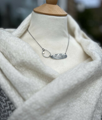 Hold fast necklace. Silver and 9ct gold. North collection