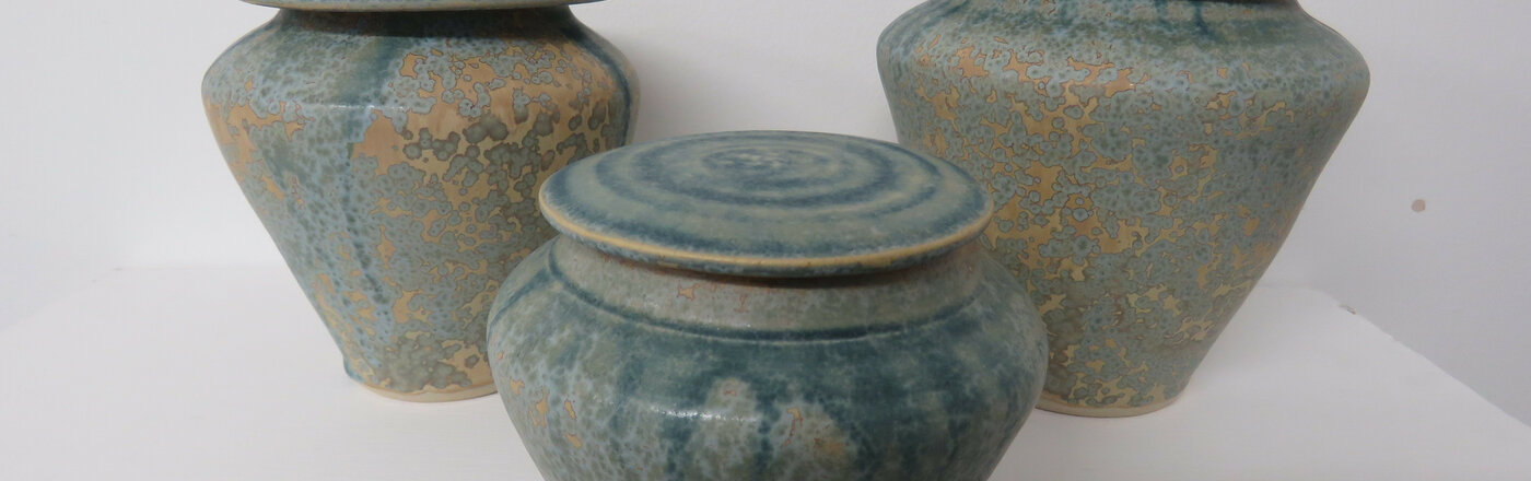 Ceramics, lidded vessels