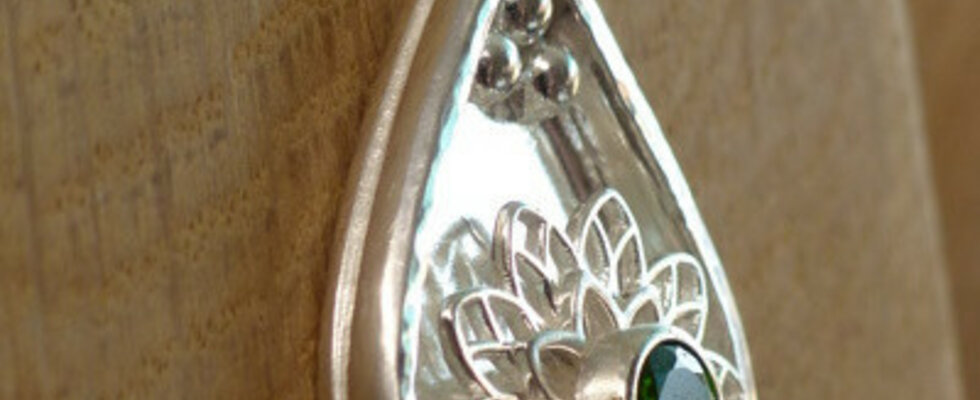 Tsavorite Flower Pendant